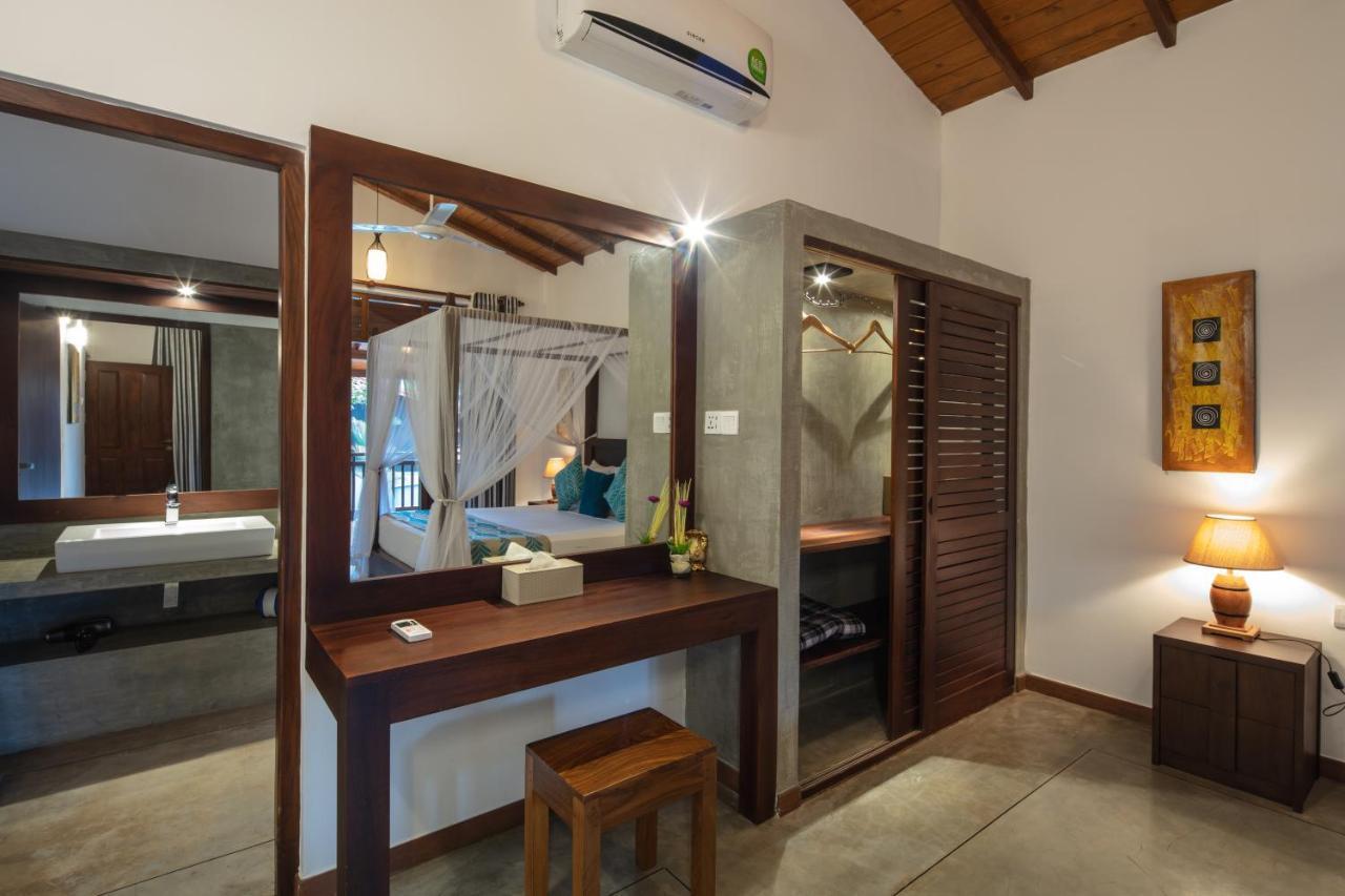 Ballarat Luxury Villa - Hikkaduwa Exteriör bild